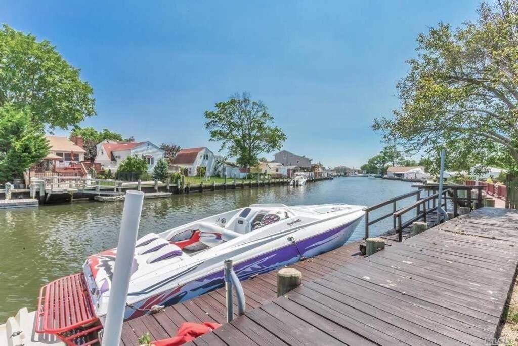 Waterfront Paradise On Long Island Villa Massapequa Exterior photo